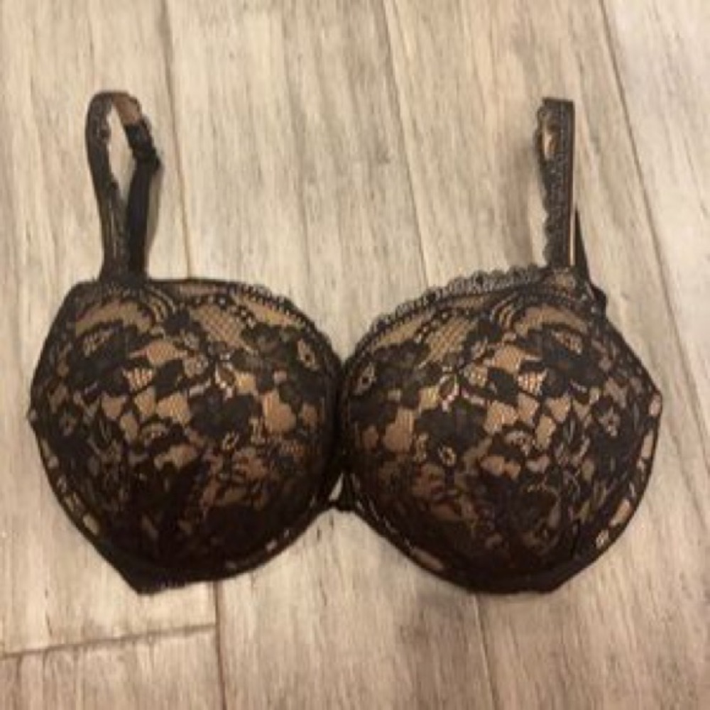 Victoria’s Secret push up bra black 34D 🌸